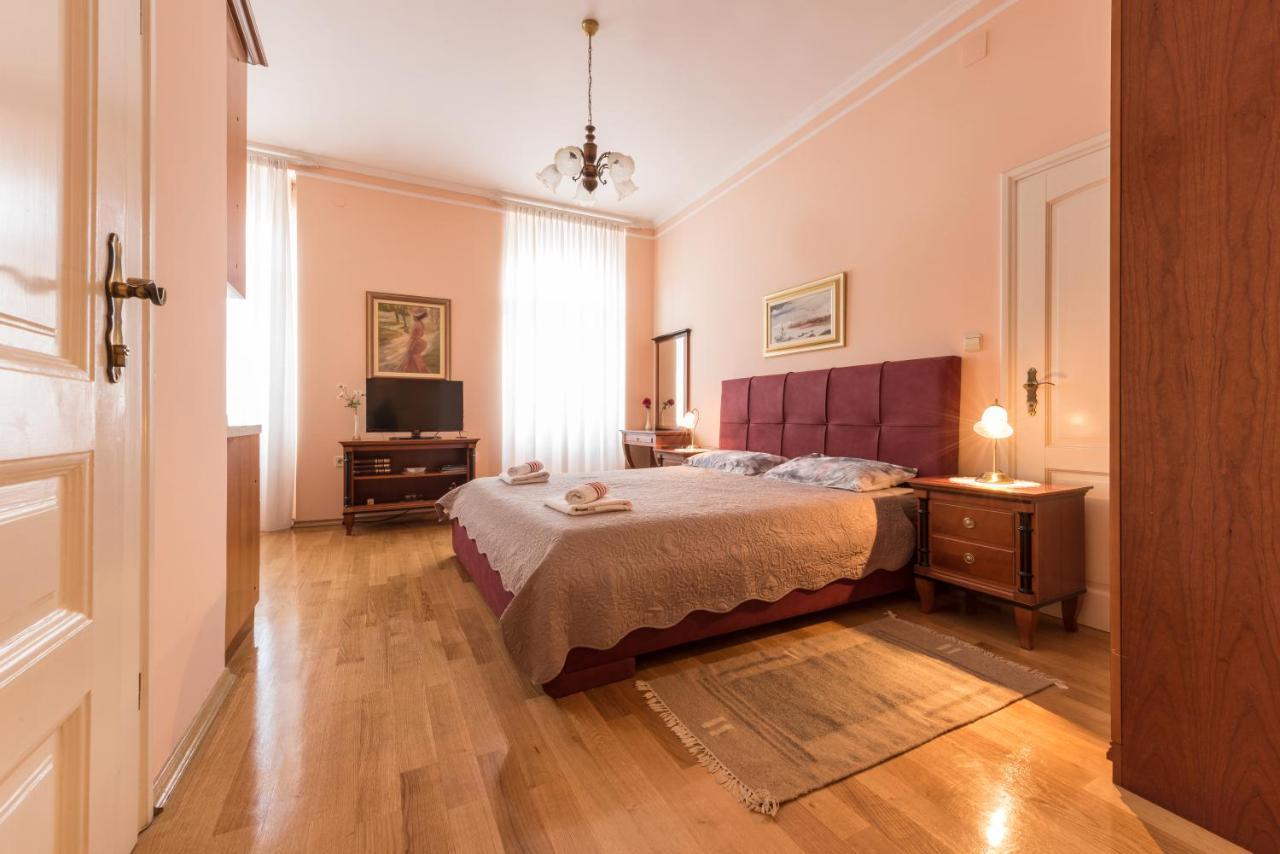 Apartments Villa Devana Abbázia Kültér fotó